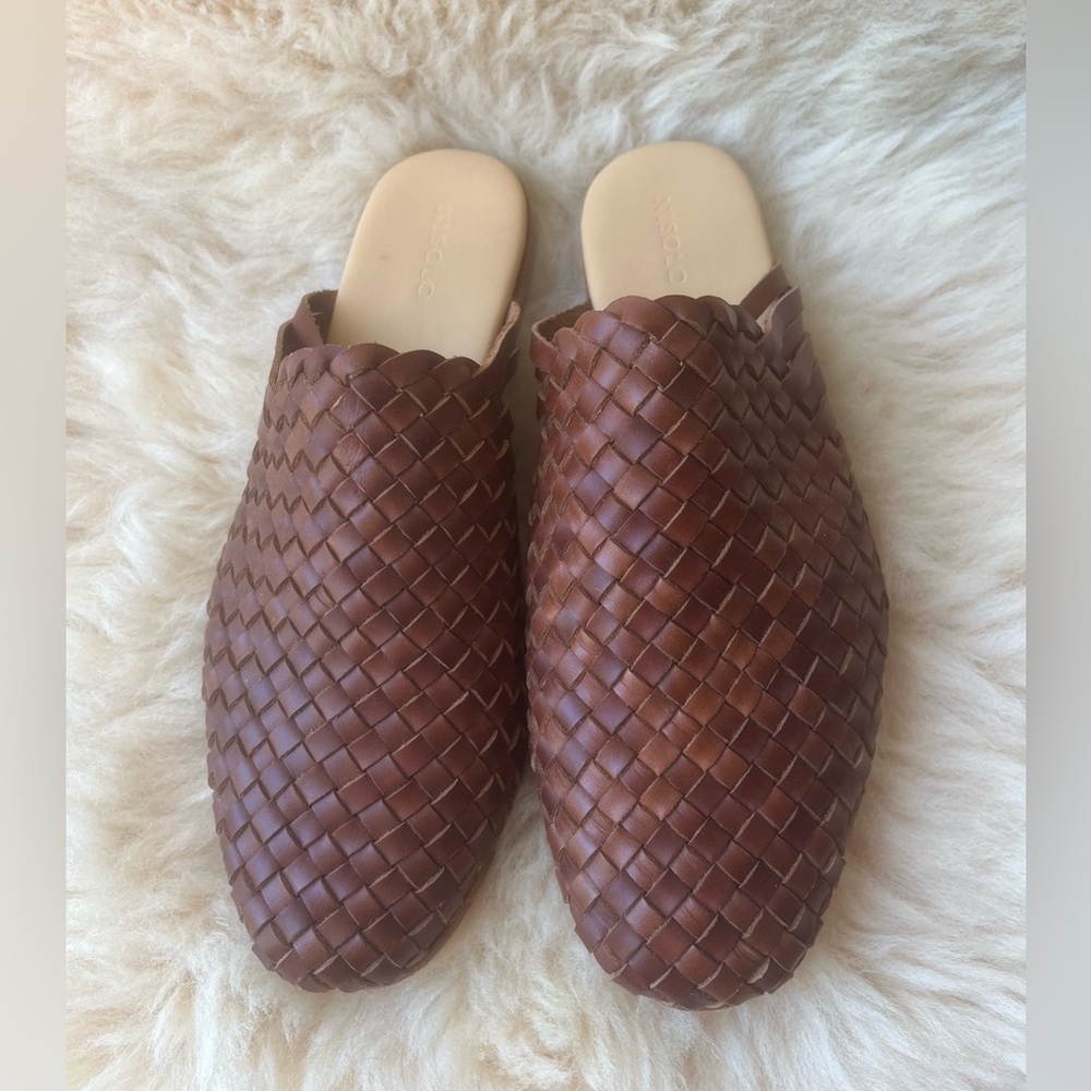 Nisolo Go-To Woven Slip On Mules in Brandy  size 7.5